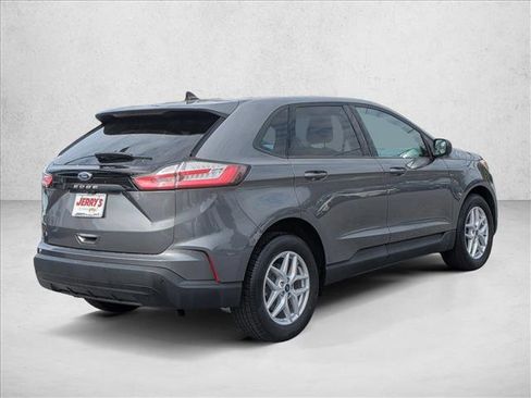 Used 2021 Ford Edge SE image 8