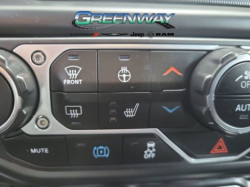 Used 2023 Jeep Wrangler Unlimited Sahara AWD/4WD image 22
