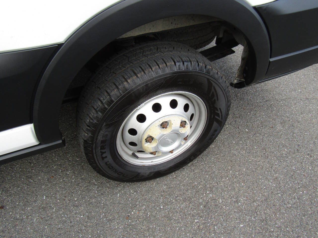 Used 2024 Ford Transit 250 148 Medium Roof Extended AWD image 28