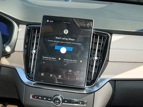 New 2026 Volvo XC90 T8 Plus w/ Protection Package Premier image 26