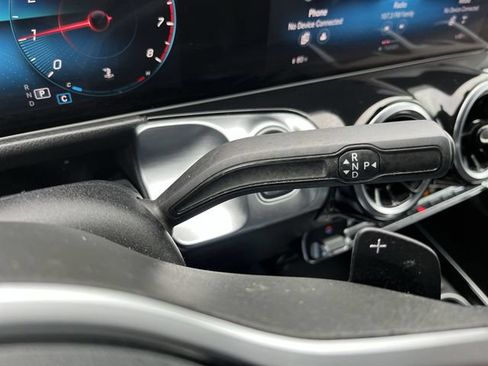 Used 2020 Mercedes-Benz GLB 250 4MATIC image 23