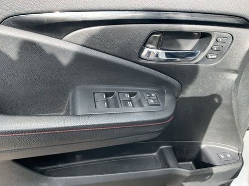 Used 2022 Honda Pilot Black Edition image 32