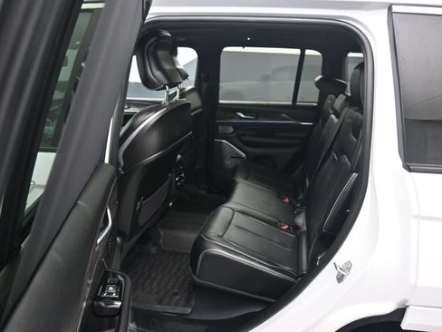 Used 2023 Jeep Grand Cherokee Overland w/ Advanced Protech Group III AWD/4WD image 41