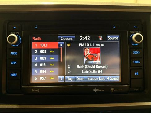 Used 2017 Toyota Tacoma SR5 image 18