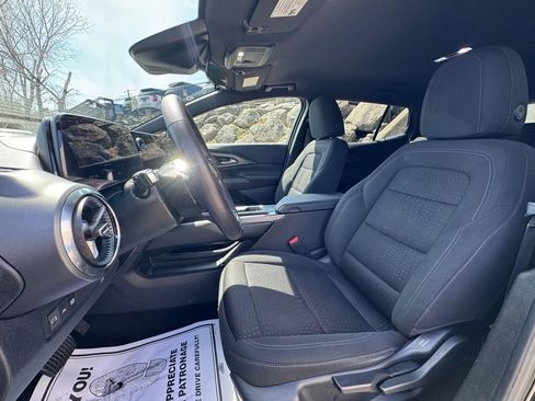 Used 2025 Chevrolet Equinox EV LT image 14