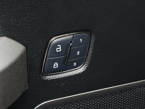 Used 2017 Ford F150 Raptor w/ Equipment Group 802A Luxury image 16