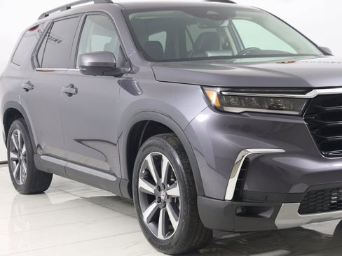 Used 2023 Honda Pilot Elite image 41