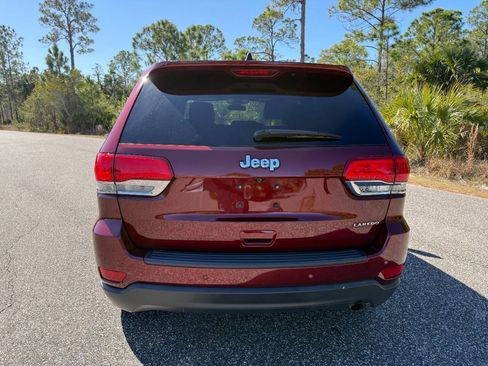 Used 2019 Jeep Grand Cherokee Laredo image 4