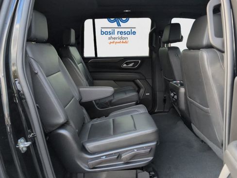 Used 2023 Chevrolet Suburban Z71 image 24