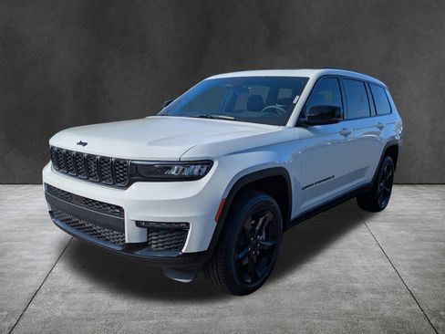 New 2025 Jeep Grand Cherokee L Limited w/ Black Appearance Package AWD/4WD image 8
