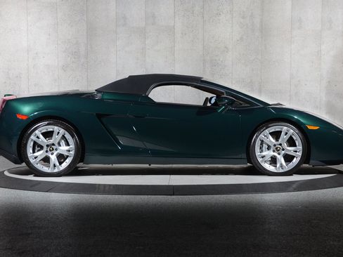 Used 2008 Lamborghini Gallardo Spyder AWD/4WD image 2