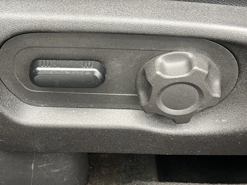 Used 2015 Ford Explorer XLT FWD image 27