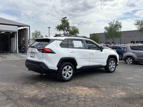 Used 2021 Toyota RAV4 LE w/ Carpet Mat Package (TMS) AWD/4WD image 3