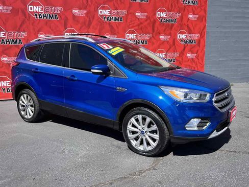 Used 2017 Ford Escape Titanium AWD/4WD image 3