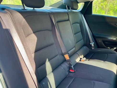 Used 2022 Chevrolet Malibu LT image 12