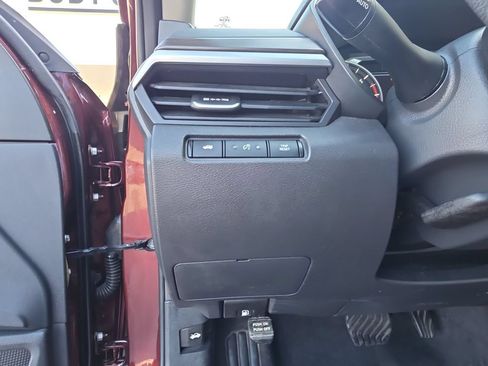 Used 2024 Nissan Altima 2.5 SV FWD image 18