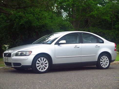 Used 2005 Volvo S40 2.4i FWD image 1