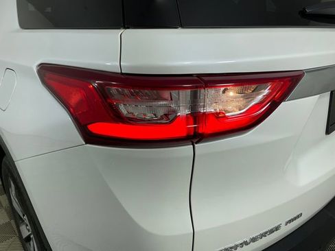 Certified 2019 Chevrolet Traverse LT w/ LT Premium Package AWD/4WD image 22
