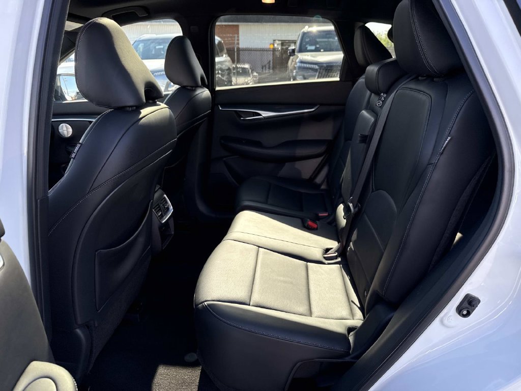 Used 2023 INFINITI QX50 Sport AWD/4WD image 18