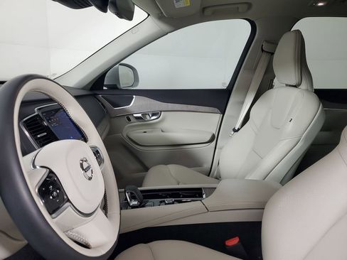 Certified 2024 Volvo XC90 B5 Plus w/ Protection Package Premier image 24