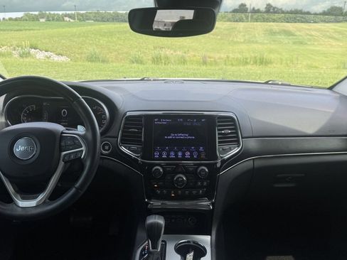 Used 2018 Jeep Cherokee Latitude Plus w/ Cold Weather Group image 31