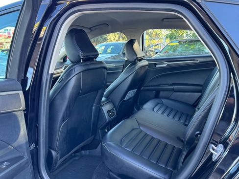 Used 2020 Ford Fusion SEL image 17