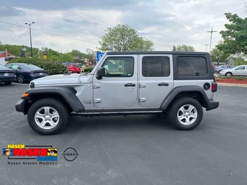 Used 2019 Jeep Wrangler Unlimited Sport S AWD/4WD image 2