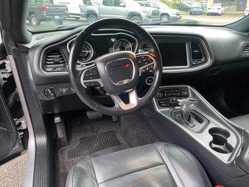 Used 2016 Dodge Challenger SXT Plus image 13