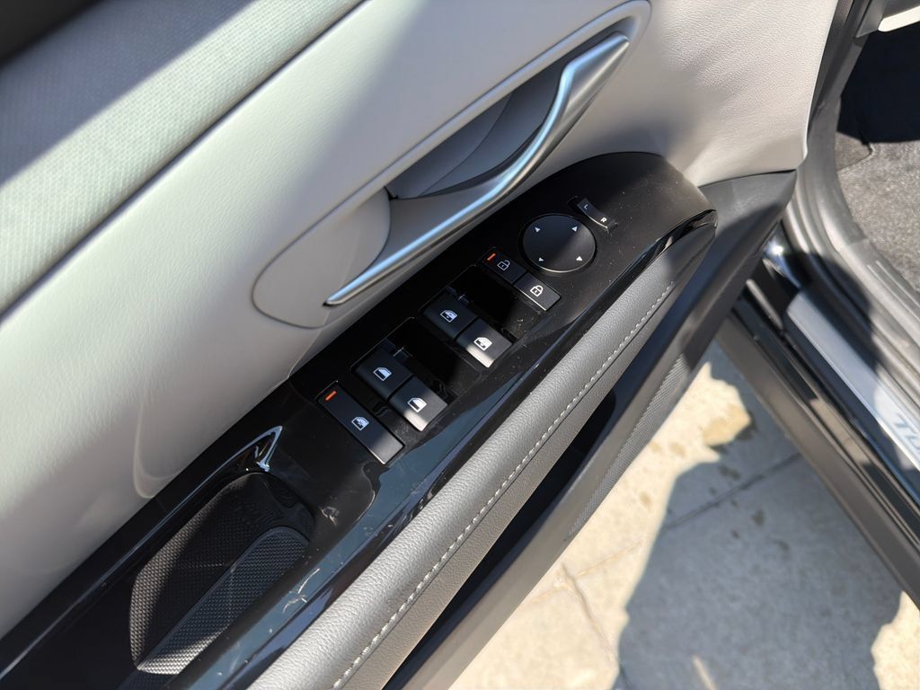 New 2026 Hyundai Tucson Limited AWD/4WD image 16