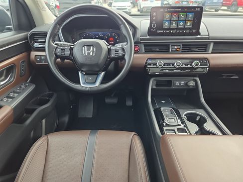 Used 2024 Honda Pilot Elite image 25
