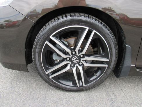 Used 2016 Honda Accord Touring image 10