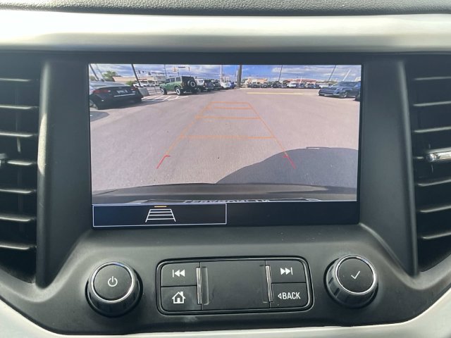 Used 2023 GMC Acadia SLE FWD image 30