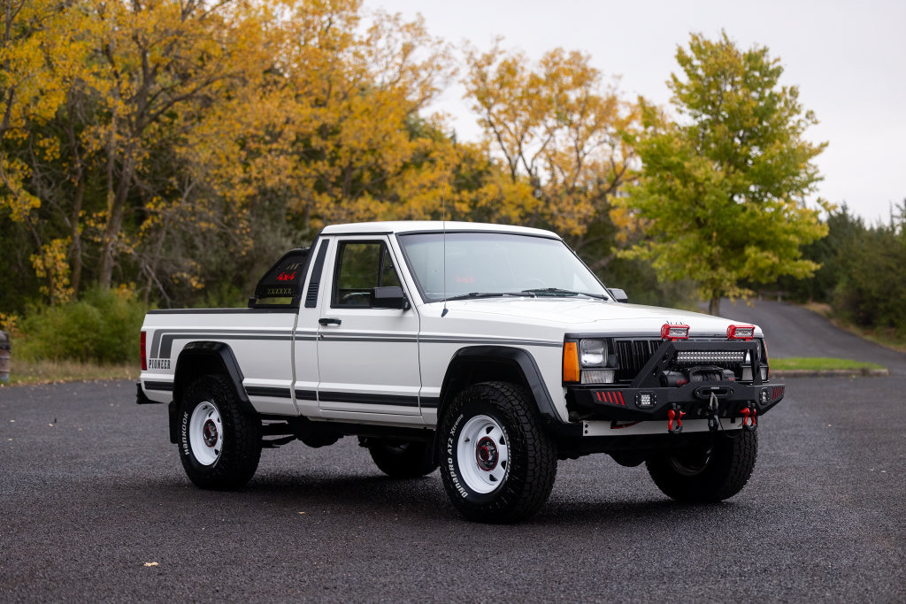 Used 1988 Jeep Comanche Pioneer AWD/4WD image 40
