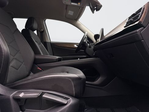 Used 2024 Volkswagen Atlas SE image 18