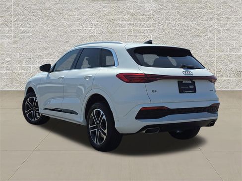 Certified 2025 Audi Q5 Premium w/ Convenience Package AWD/4WD image 5