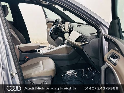 Certified 2025 Audi Q5 Premium AWD/4WD image 9