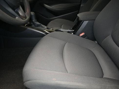 Used 2022 Toyota Corolla LE FWD image 13