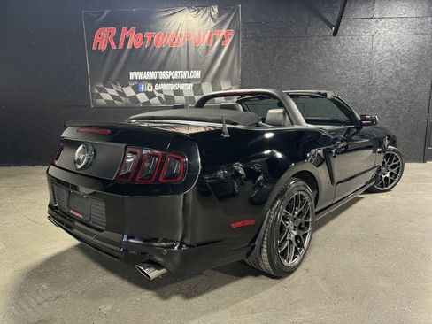 Used 2013 Ford Mustang GT Premium w/ Security Pkg RWD image 5