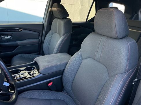 Certified 2025 Honda Pilot Sport image 25