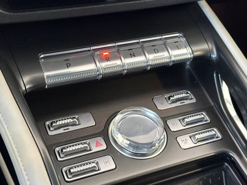 Used 2024 Lincoln Nautilus Premier image 15