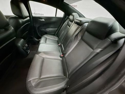 Used 2017 Dodge Charger SXT w/ AWD Premium Group image 25