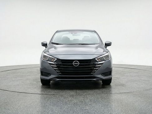 Used 2025 Nissan Versa SV image 2