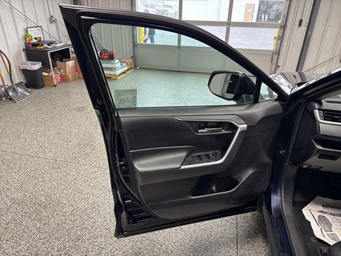 Used 2021 Toyota RAV4 XLE image 7