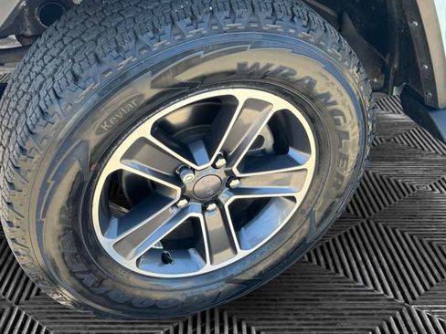 Certified 2023 Jeep Wrangler Unlimited Sahara w/ Cold Weather Group AWD/4WD image 10