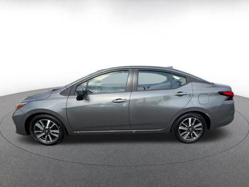 Used 2025 Nissan Versa SV FWD image 9