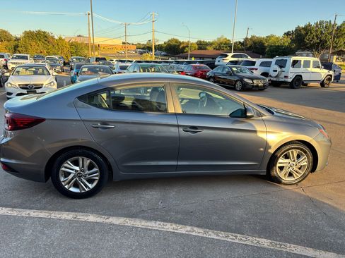 Used 2019 Hyundai Elantra SEL w/ Cargo Package image 8