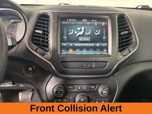 Used 2022 Jeep Cherokee Trailhawk w/ Sun, Sound & Nav Group AWD/4WD image 18