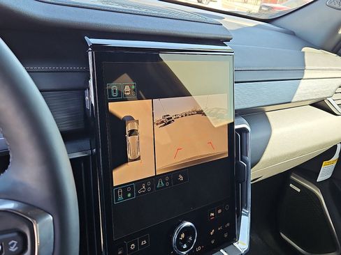 New 2026 GMC Acadia Elevation image 17