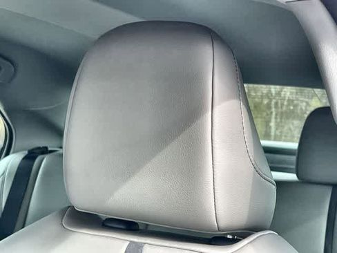 Used 2022 Toyota Camry XLE image 25