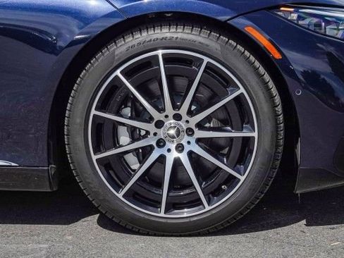 New 2022 Mercedes-Benz EQS 580 4MATIC Sedan image 10